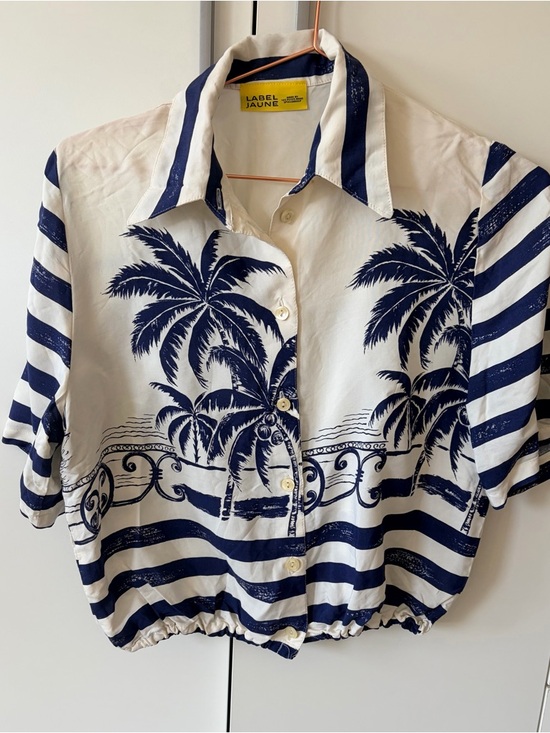 Label Jaune Tops - Upcycled Navy & White Palm-Print Button Front Top♻️